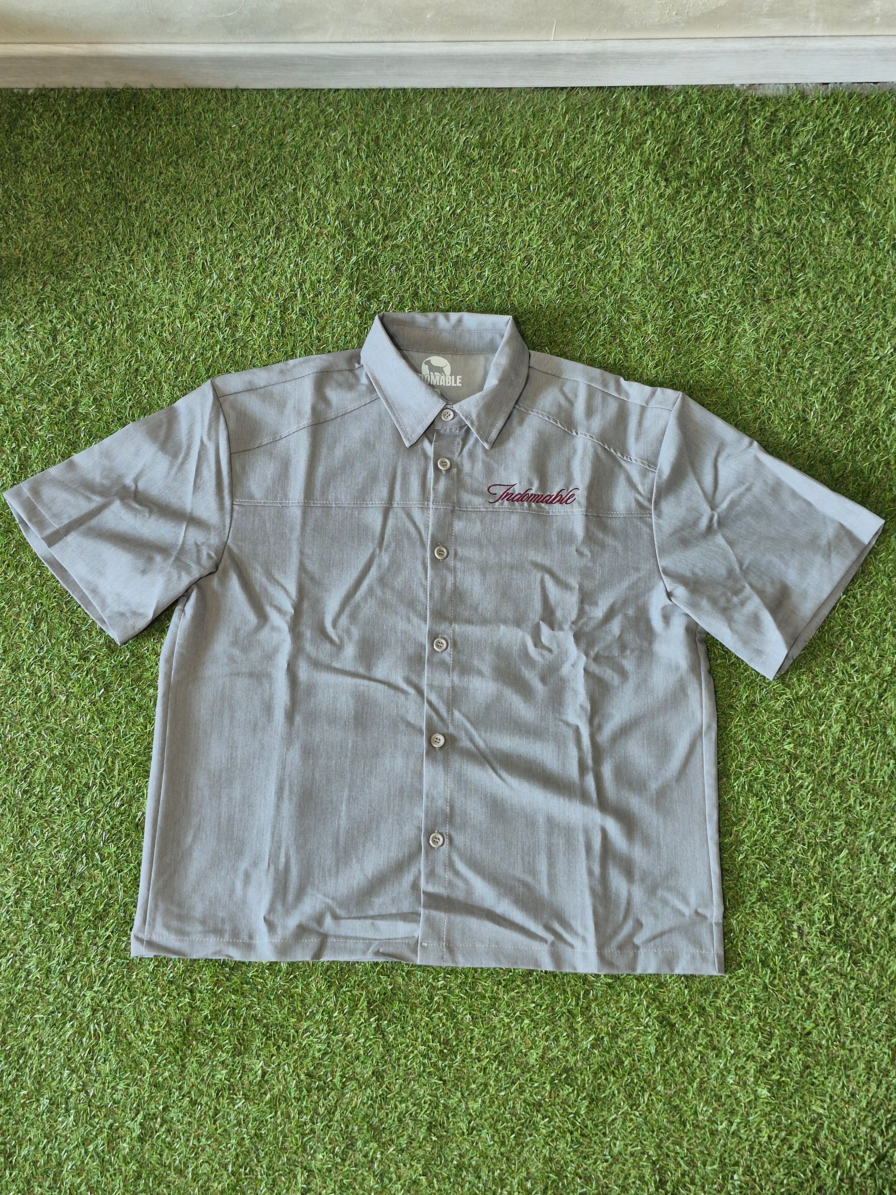 Camicia Manica Corta Indomable – Grigio / Ricamo Bordeaux