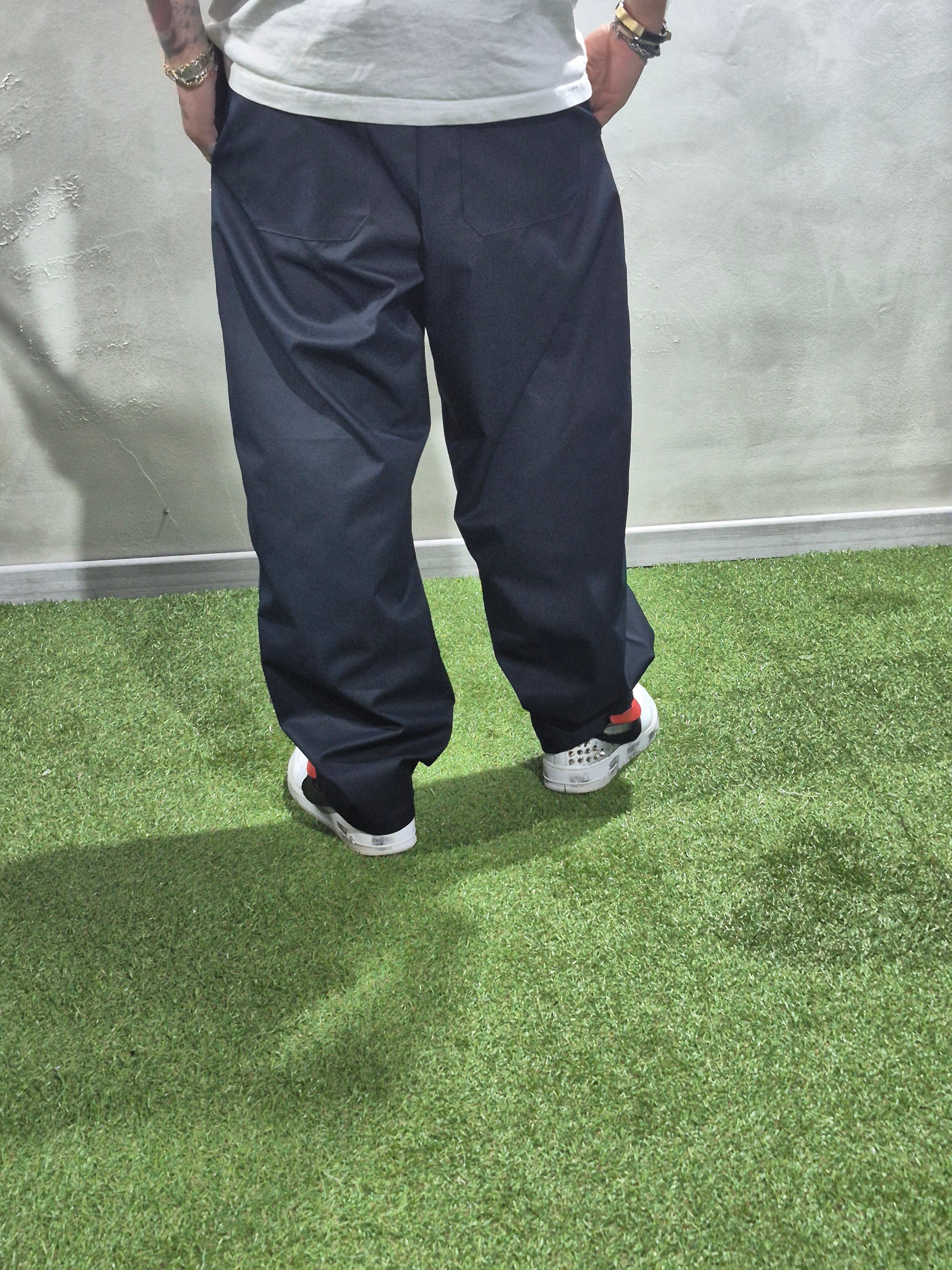 Pantaloni baggy