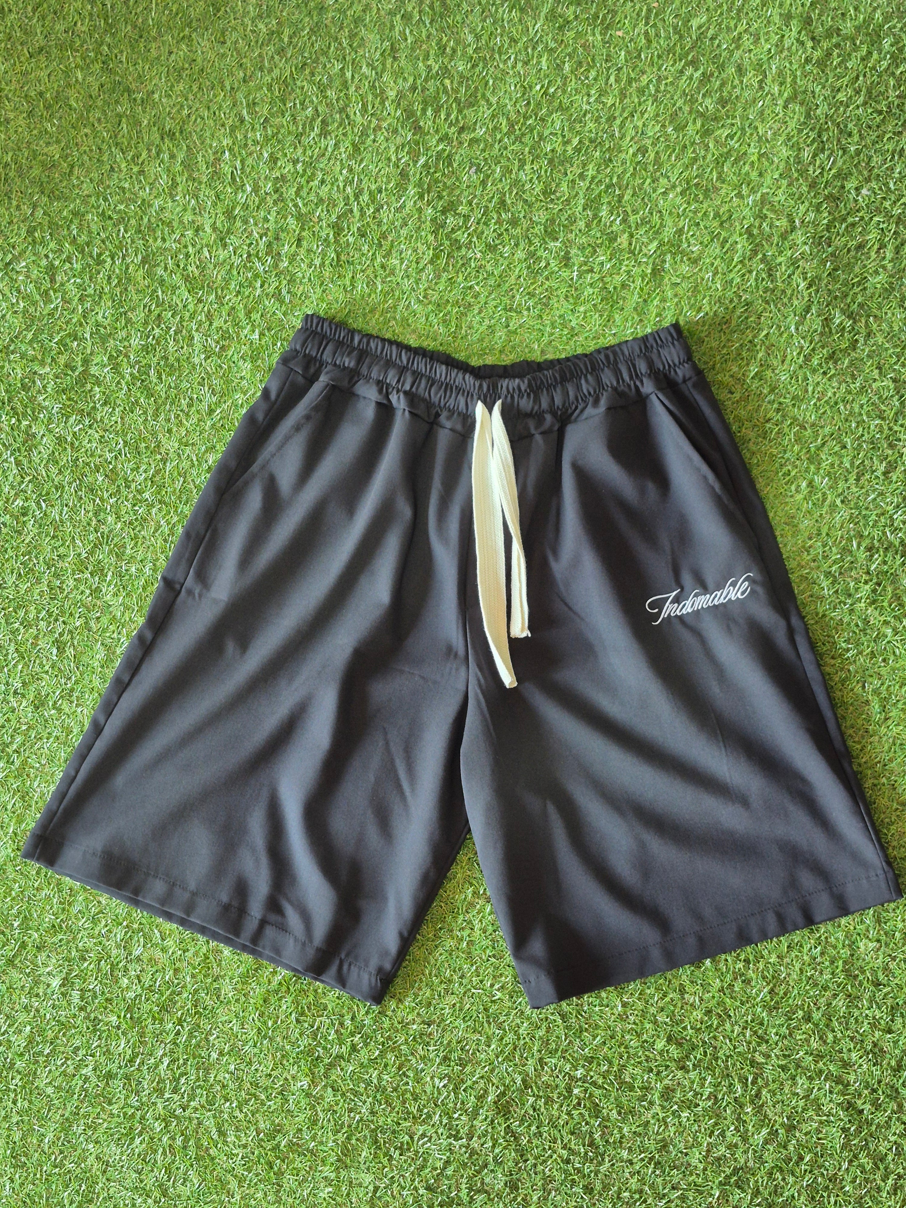 Shorts Indomable – Nero / Ricamo Grigio Metallizzato