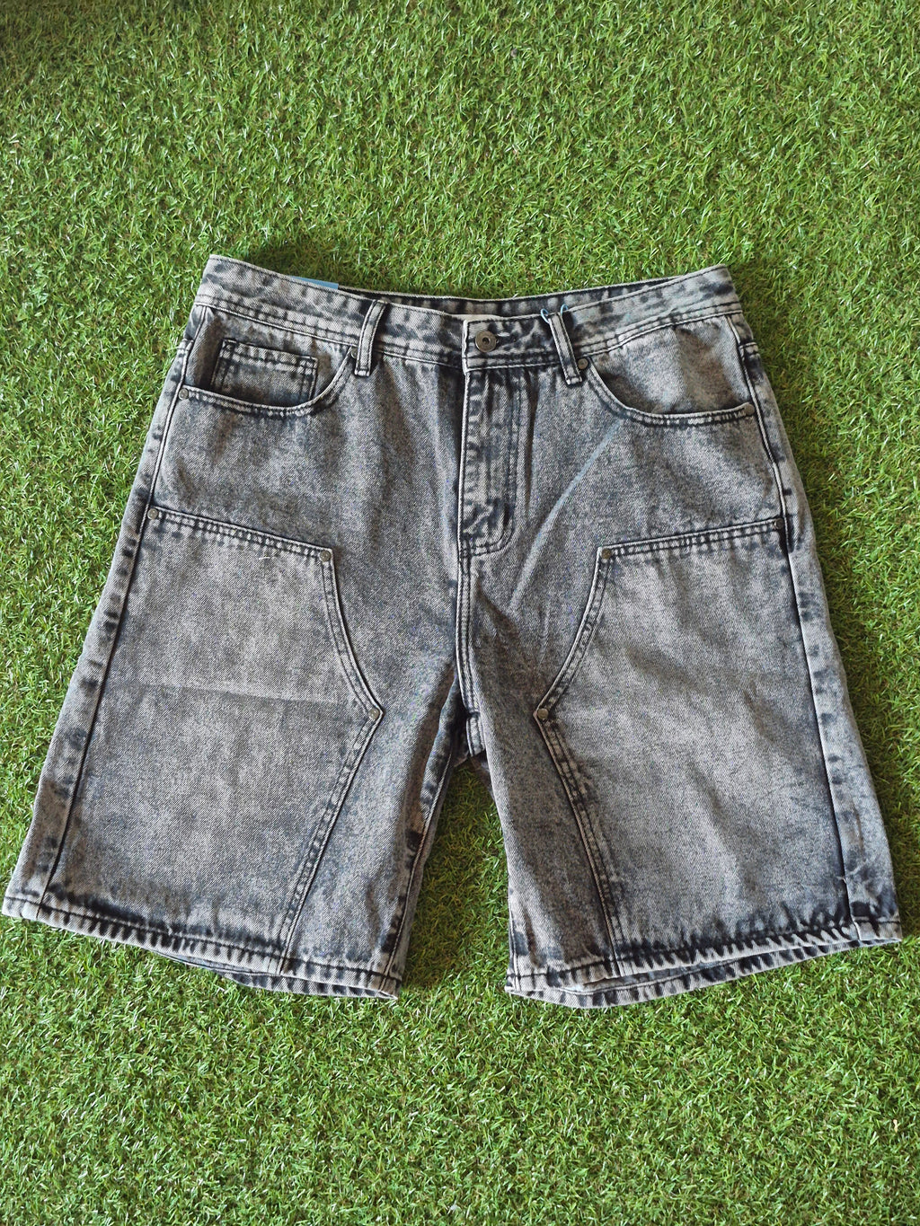 Bermuda Jeans Nero Washed con Tasche Utility