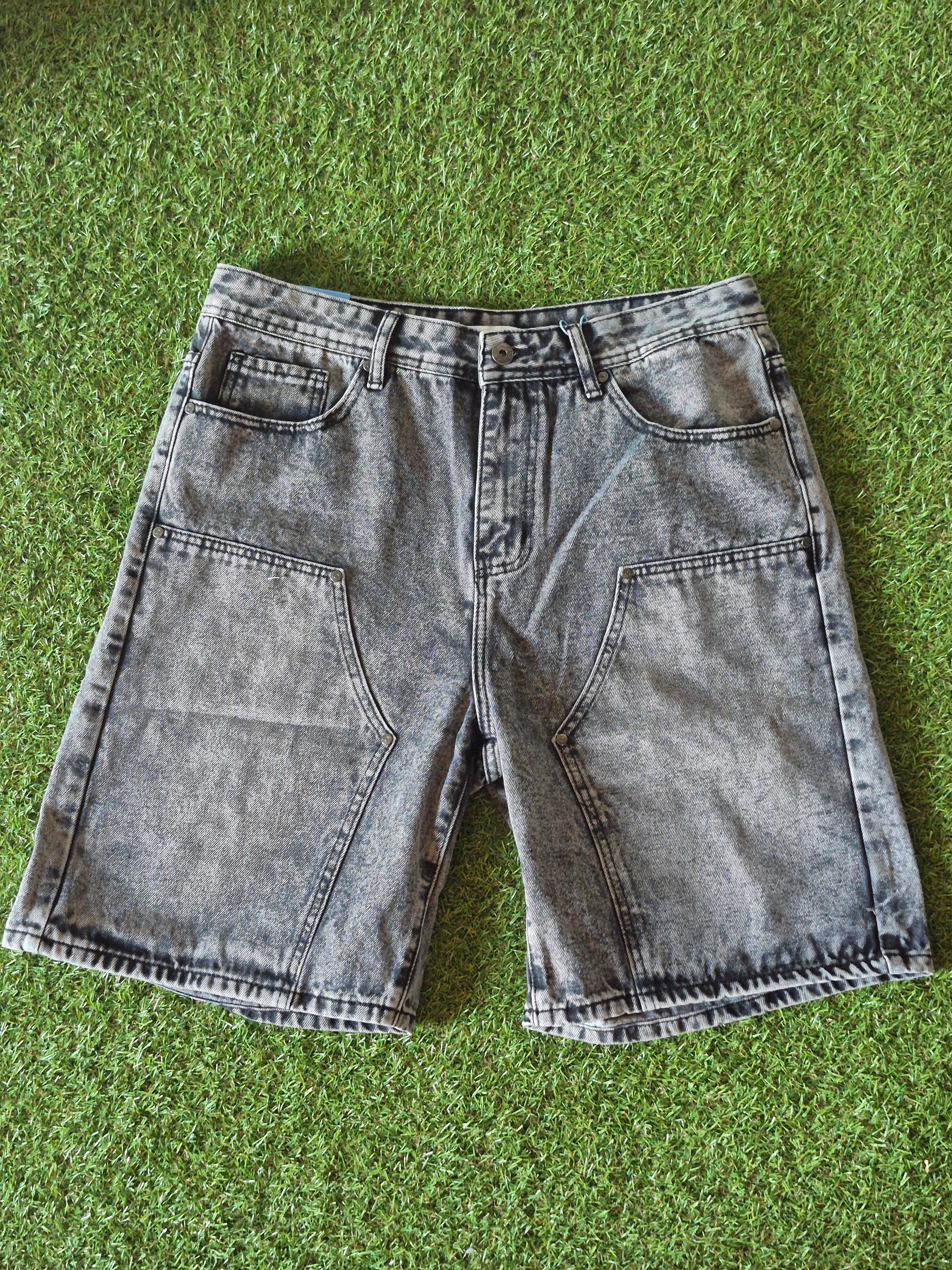 Bermuda Jeans Nero Washed con Tasche Utility