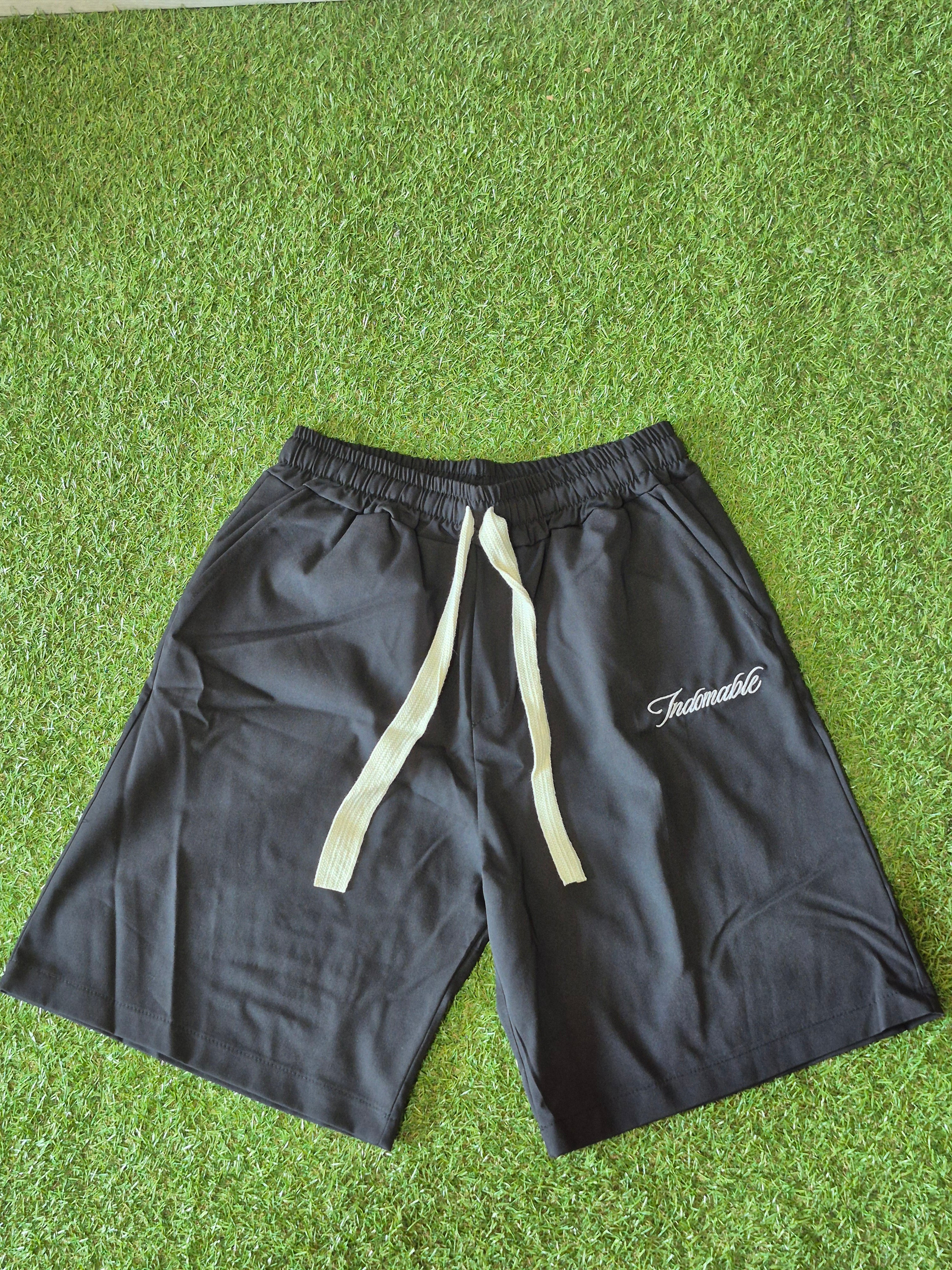 Shorts Indomable – Nero / Ricamo Glow Bianco/ Fluorescente✨