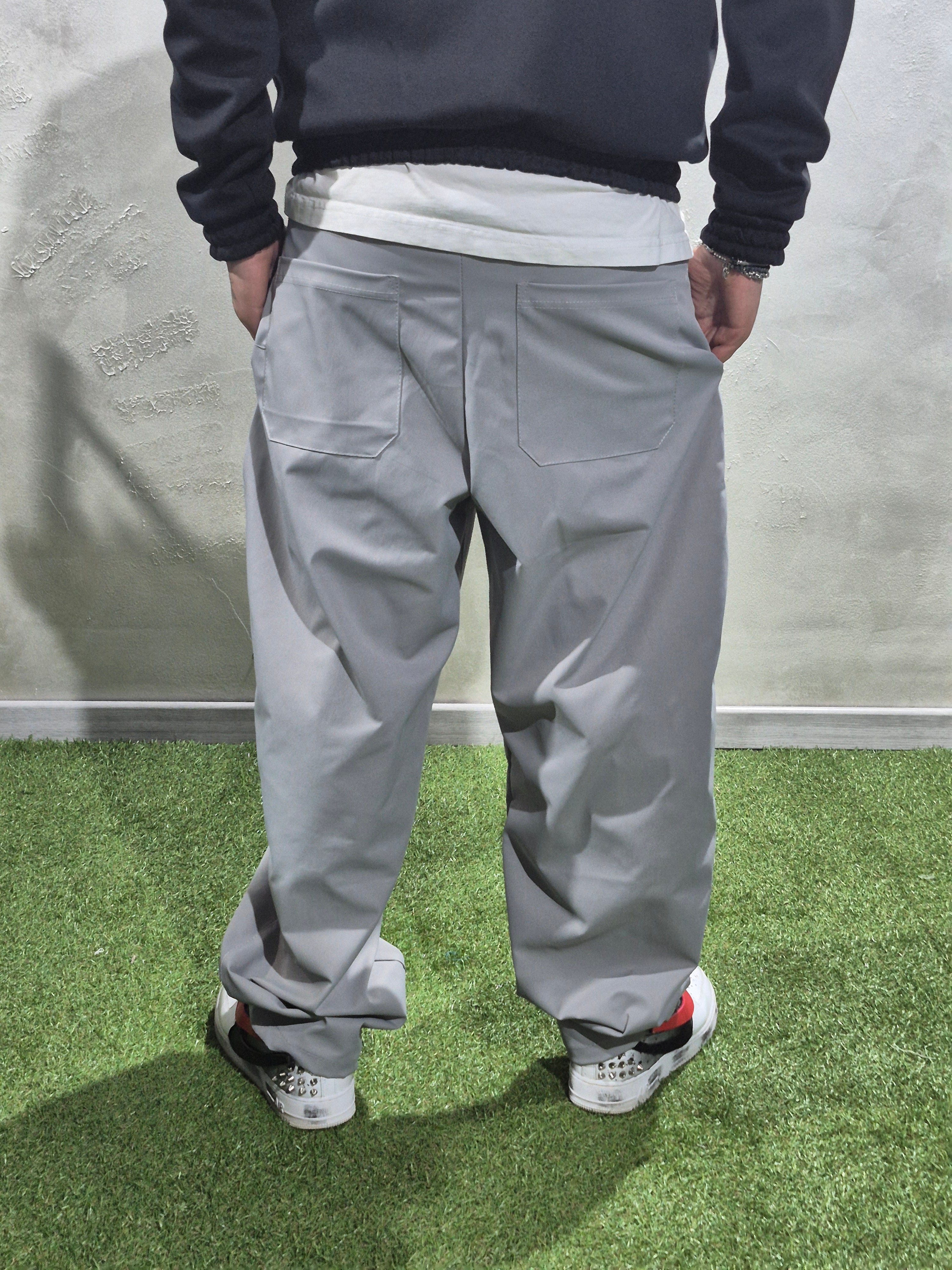 Pantaloni baggy