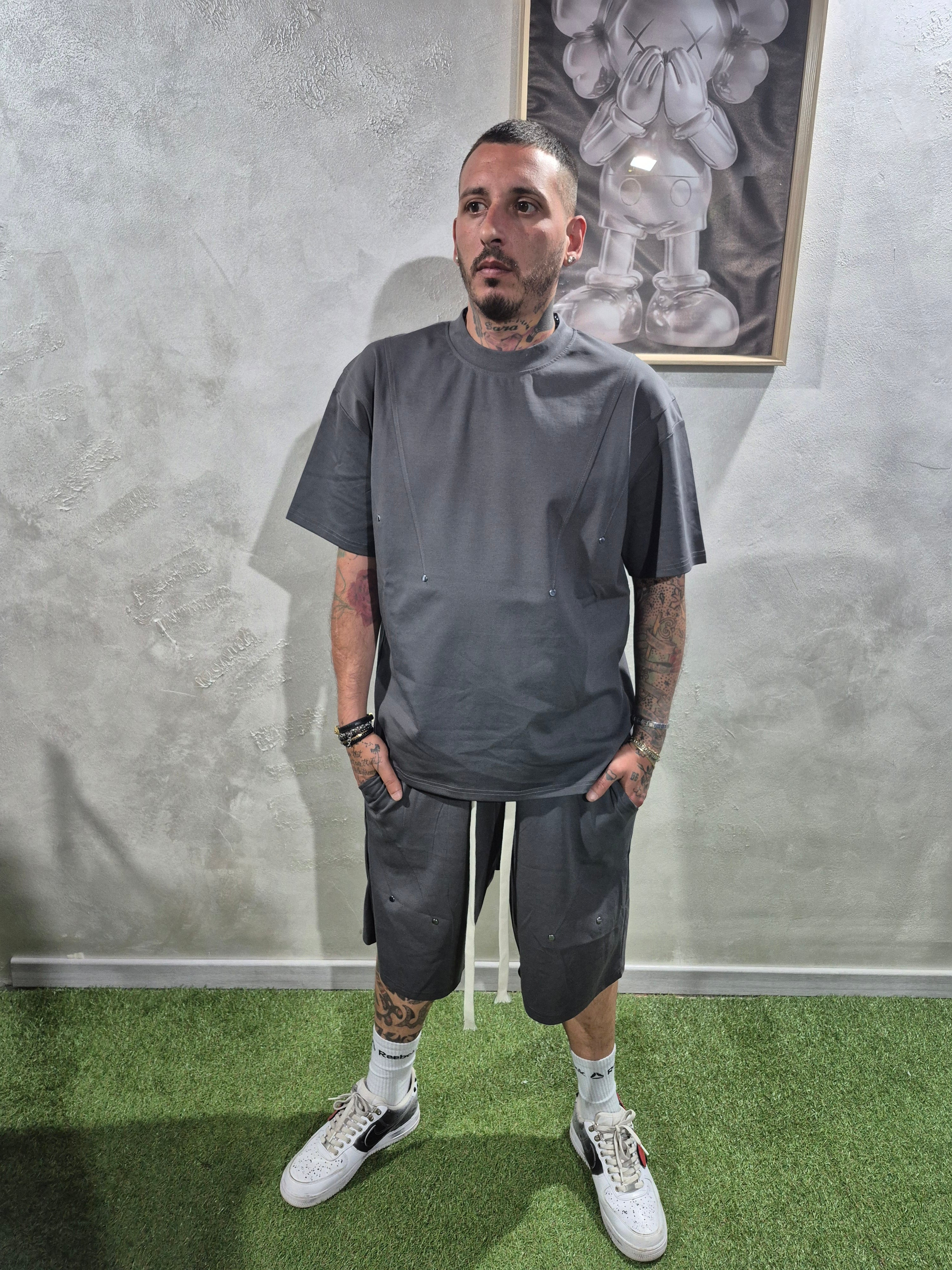 Completo Oversize Minimal T-Shirt + Shorts –  Bianco / Nero / Piombo
