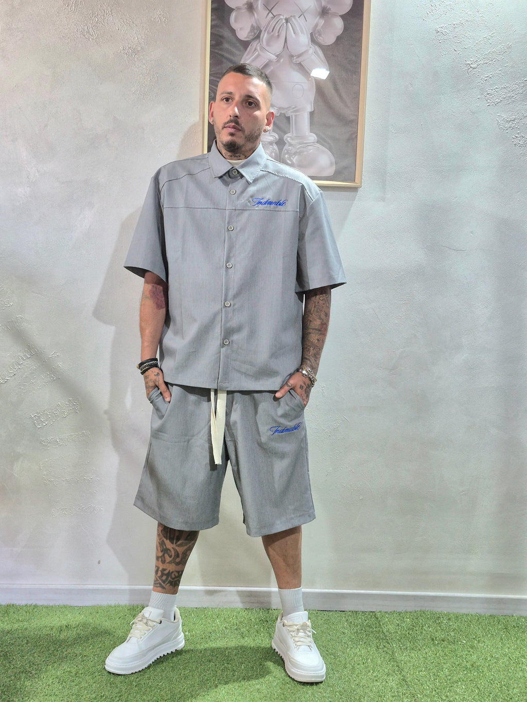 Coordinato Oversize Camicia + Shorts Ricamo Indomable- Grigio / Ricamo Blu Elettrico